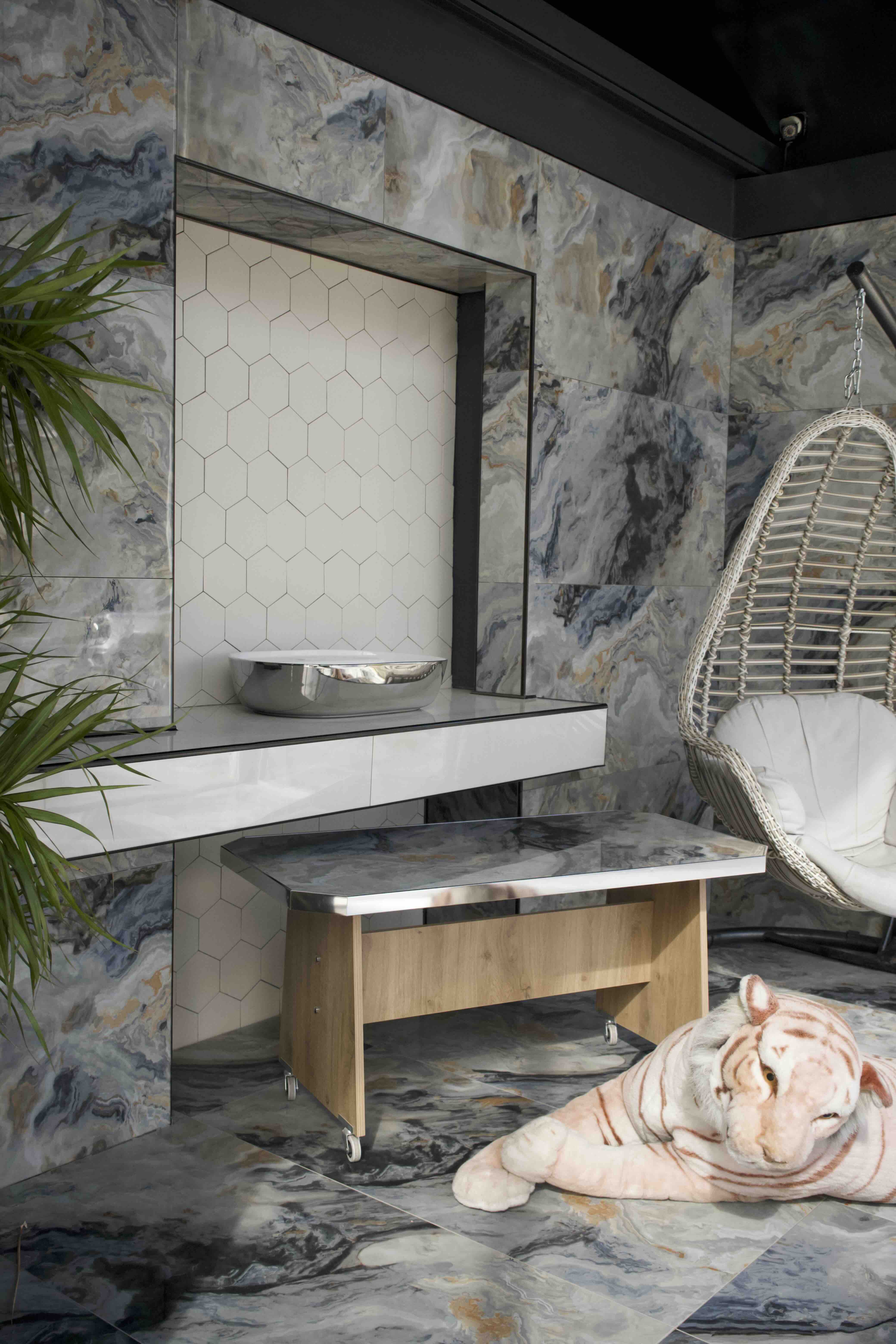 Modern seramik kaplama ile banyo tasarımı